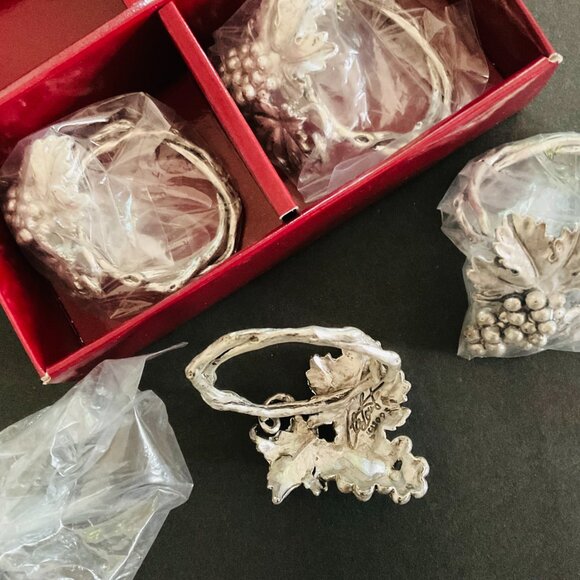 ARTHUR COURT Vintage Set of 4 "Grape" Napkin Rings NIB - Picture 4 of 8
